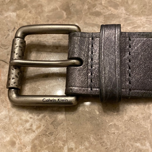 Silver Metallic Leather Belt - Picture 2 of 4